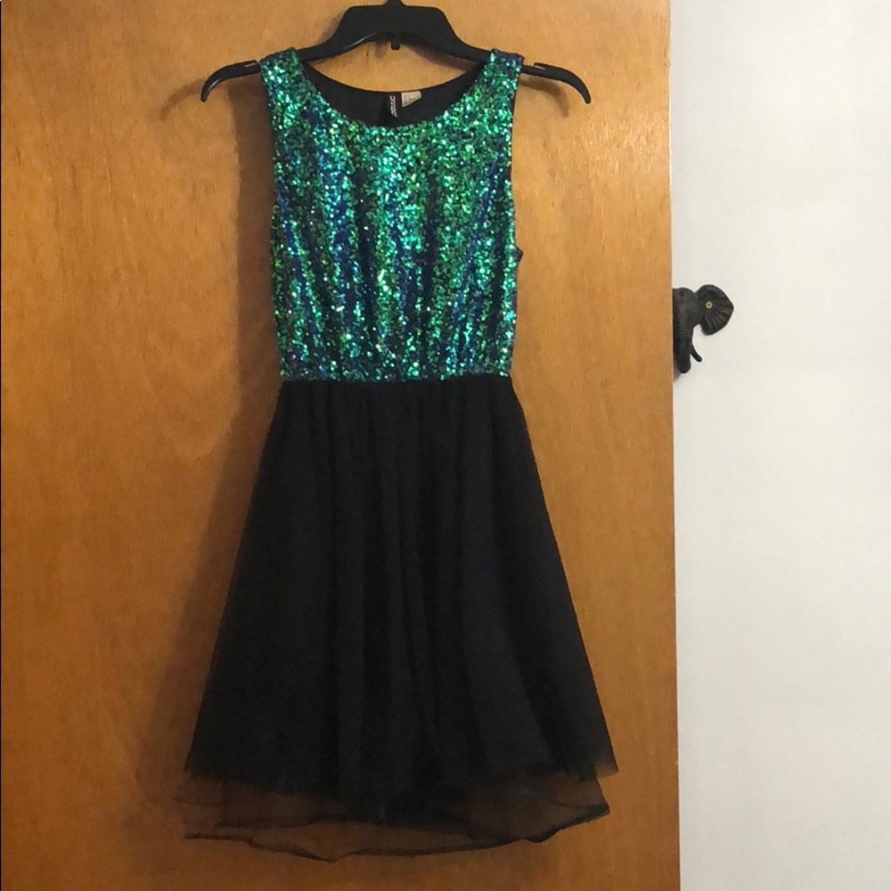 Cute Sequin party dress